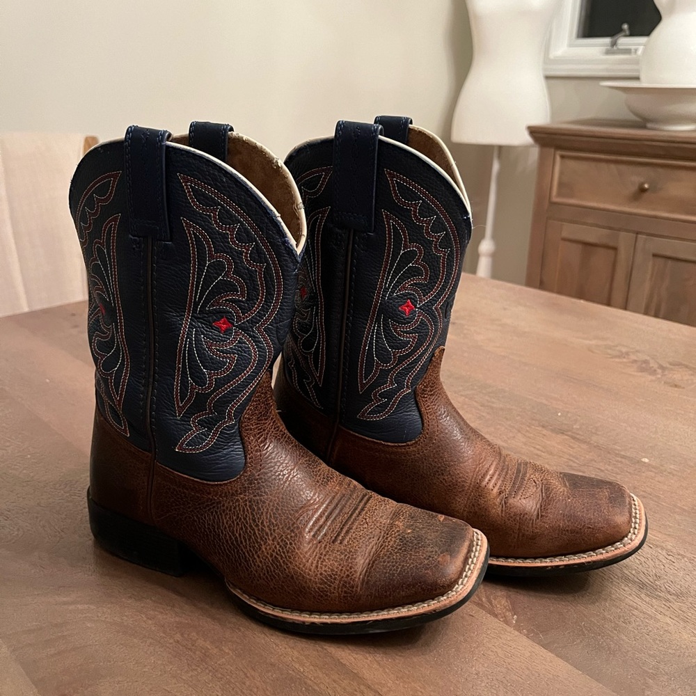 Boys Ariat Boots Size 2